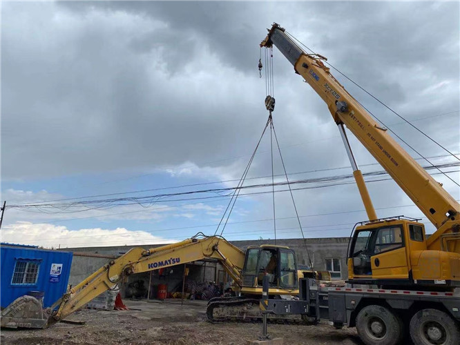 秦州区25吨吊车的工作半径是多少？