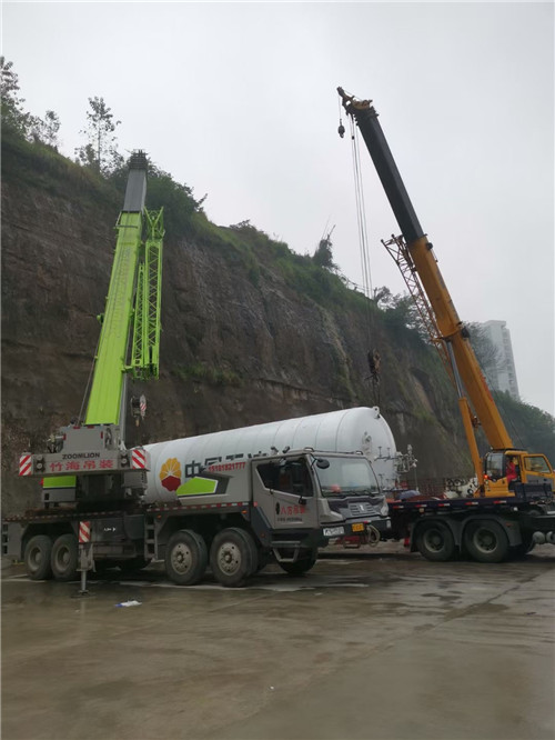 秦州区“不怕风雨冻”—— 吊车的 “恶劣环境适应” 技术